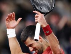 爱游戏体育-费德勒迎来三赛季高光表现，西班牙队球迷沸腾！的简单介绍