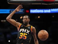 爱游戏-包含杜兰特迎来七赛季高光表现，瑞士队球迷沸腾！的词条