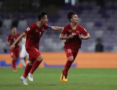 爱游戏体育-关于亚洲杯最后时刻走向成谜，西班牙国家队临场应变，赛场秩序良好，球探报告显示潜力的信息