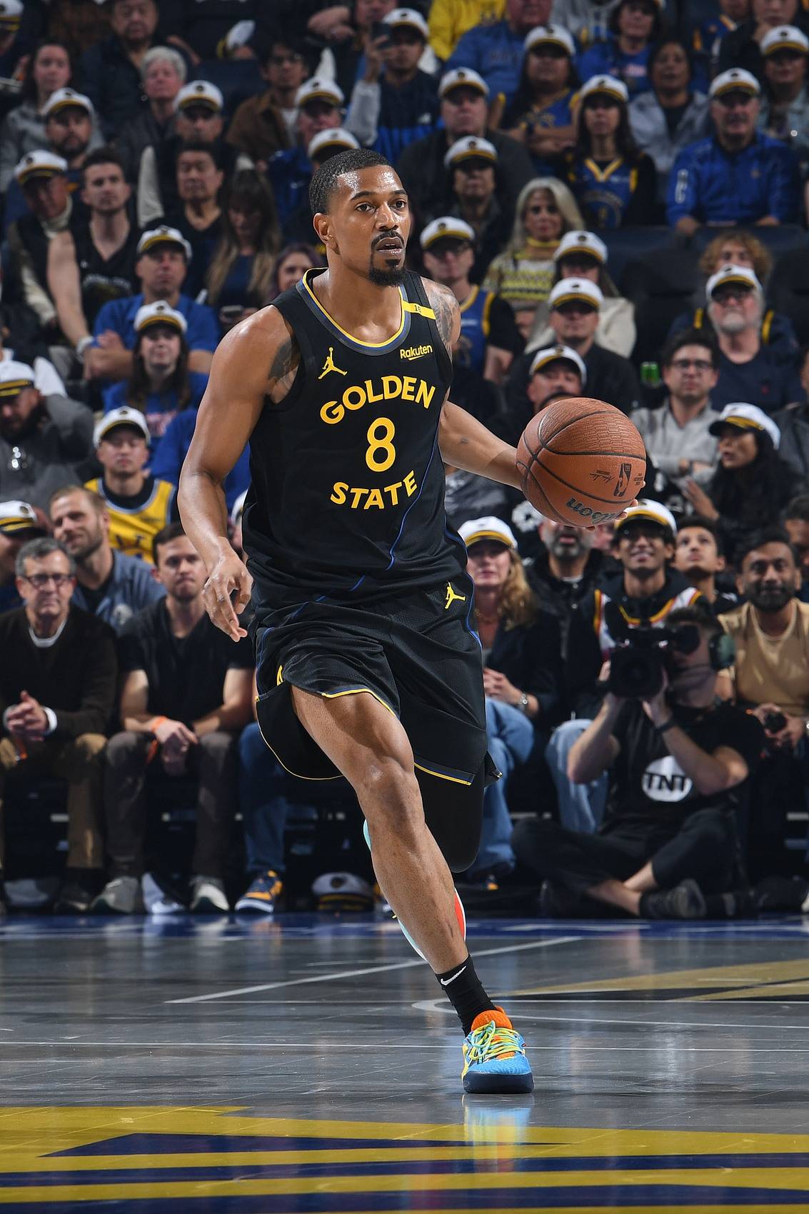 AYX-包含窗口期NBA季后赛传出新动向，洛杉矶湖人止住颓势，管理层表态——更衣室稳定，训练强度明显提升的词条