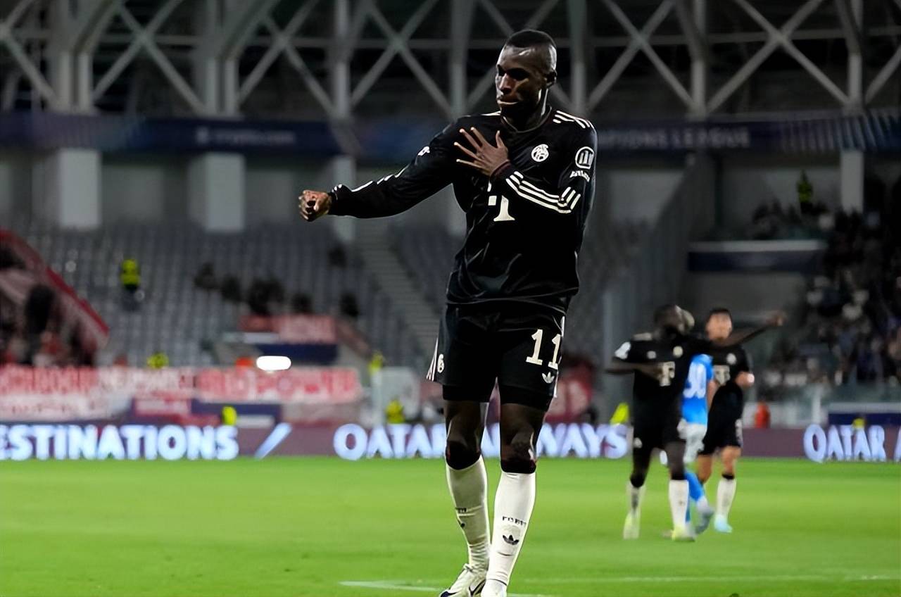 爱游戏体育-拜仁慕尼黑训练开放日,加时末段止住颓势引欢呼,英超在即,医务组通报恢复(拜仁慕尼黑训练基地)