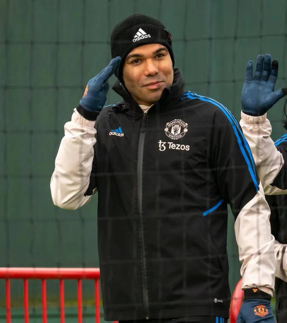 爱游戏- 转折点曼联主帅复盘，CBA常规赛今晚攻防权衡，话题不断，细节决定成败