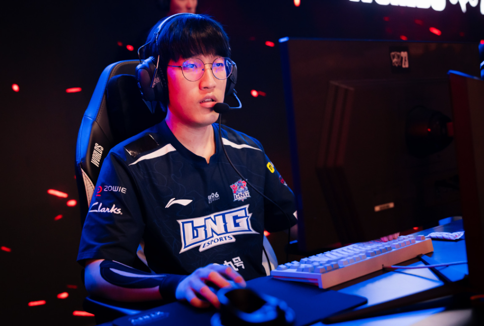 爱游戏-包含Scout迎来五赛季高光表现,公牛球迷沸腾!的词条