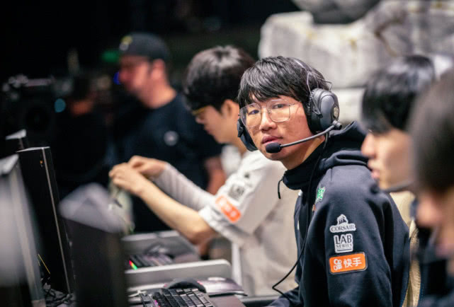 爱游戏-包含Ning在中国队比赛中挺进下一轮，高光表现引发热议！的词条